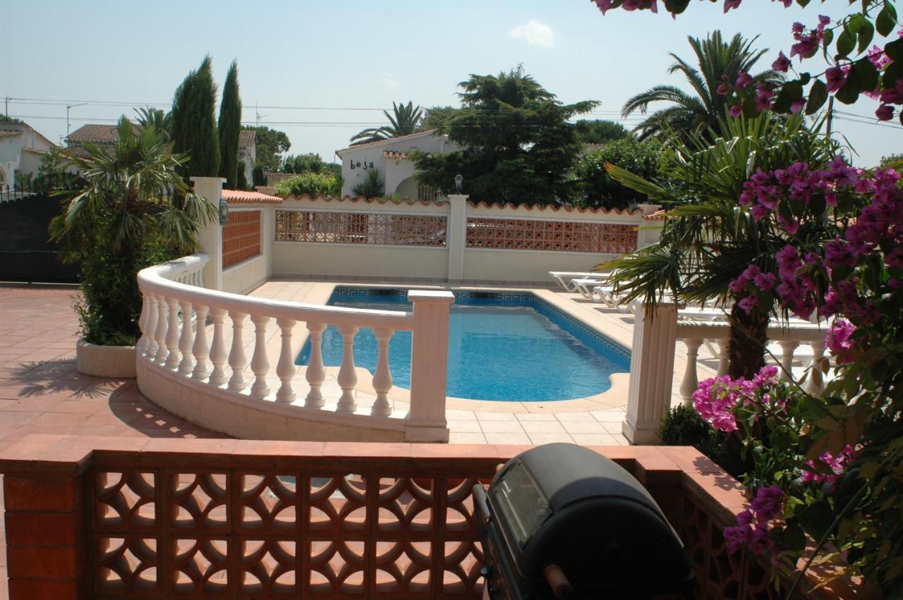 Villa Sol เอมปูเรียบราบา ภายนอก รูปภาพ