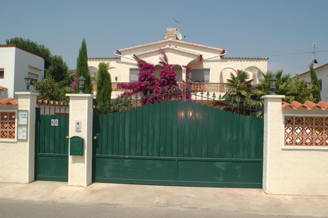 Villa Sol เอมปูเรียบราบา ภายนอก รูปภาพ