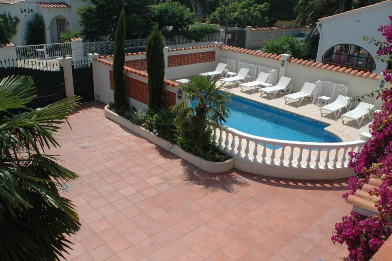 Villa Sol เอมปูเรียบราบา ภายนอก รูปภาพ